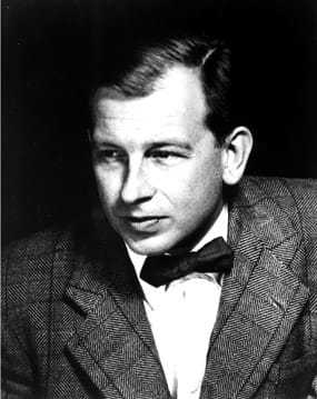 A close-up of Eero Saarinen in a bowtie.